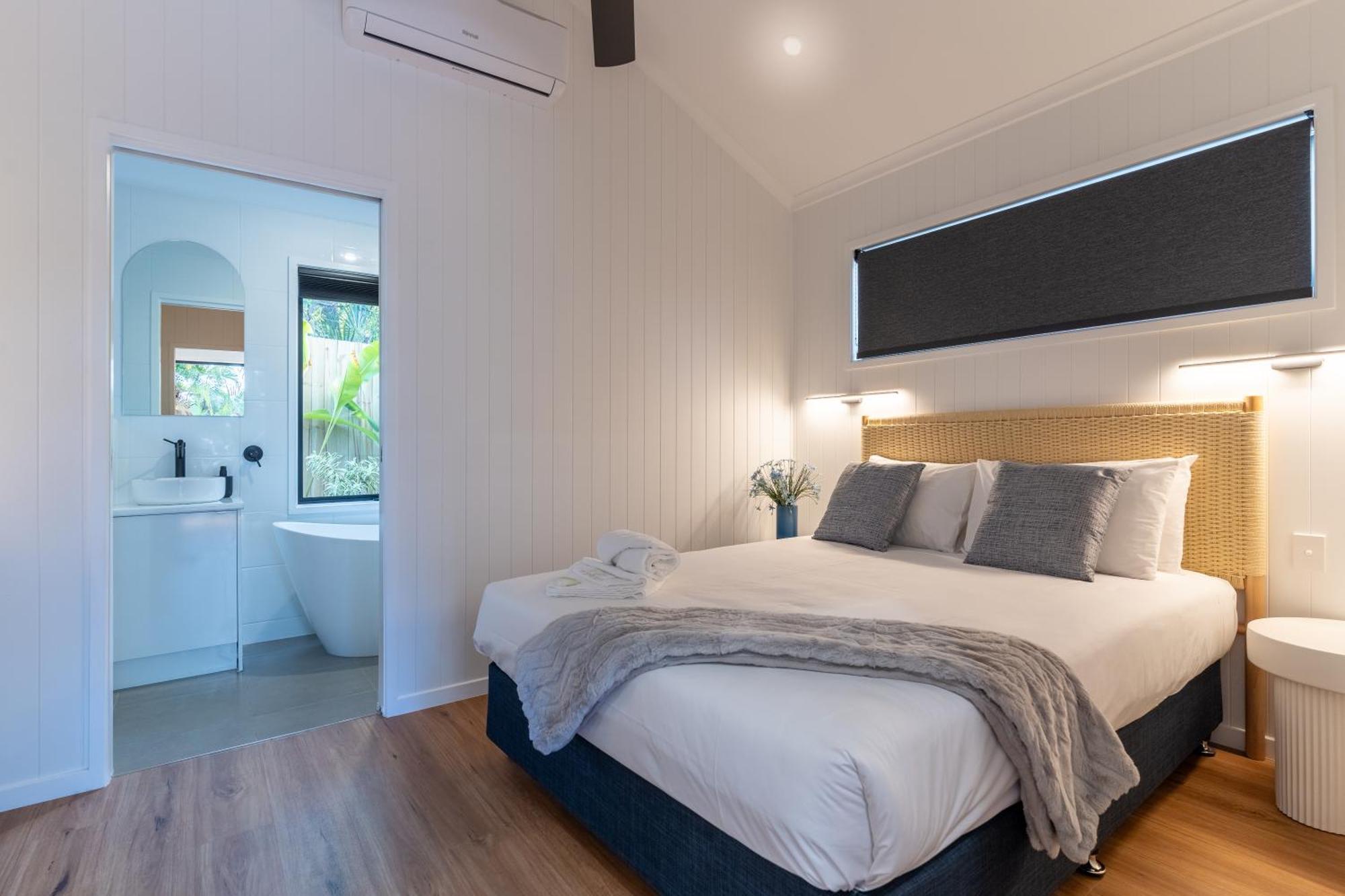 Resort Poinciana At Cooee Bay *